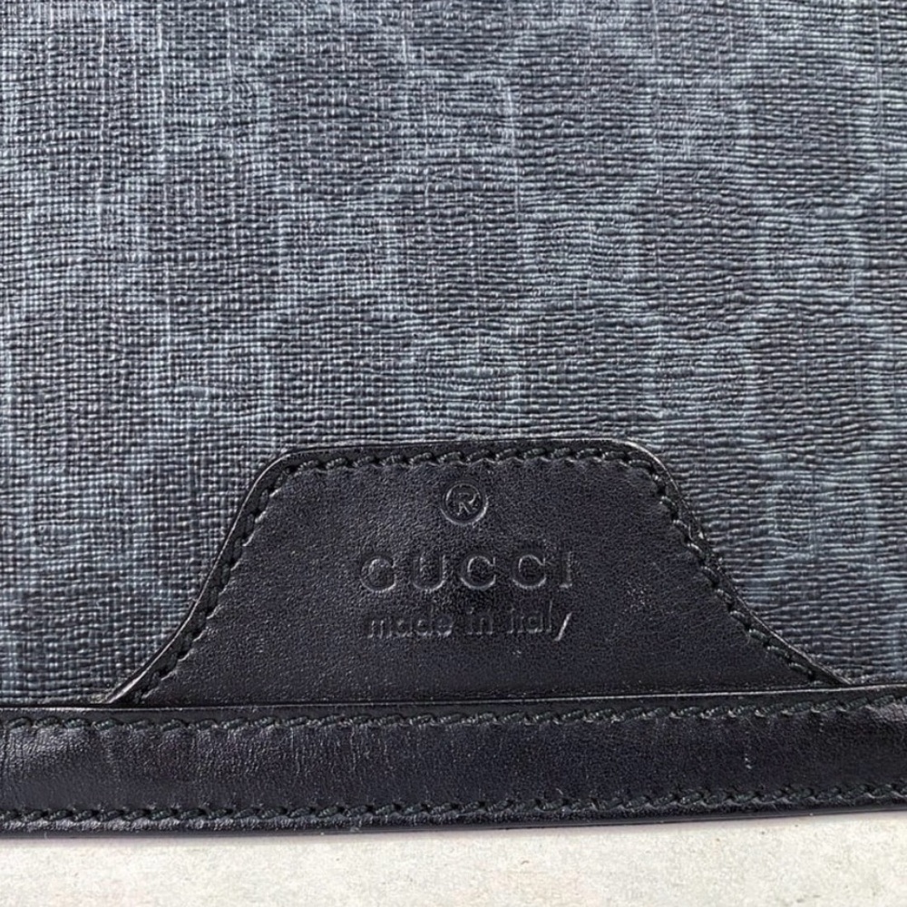 Gucci GG Supreme Messenger Bag coated canvas in black and grey with leather trim - Picture 2 of 10